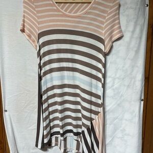 Anthropologie‎ Asymmetrical White and Blue T-Shirt little yellow button